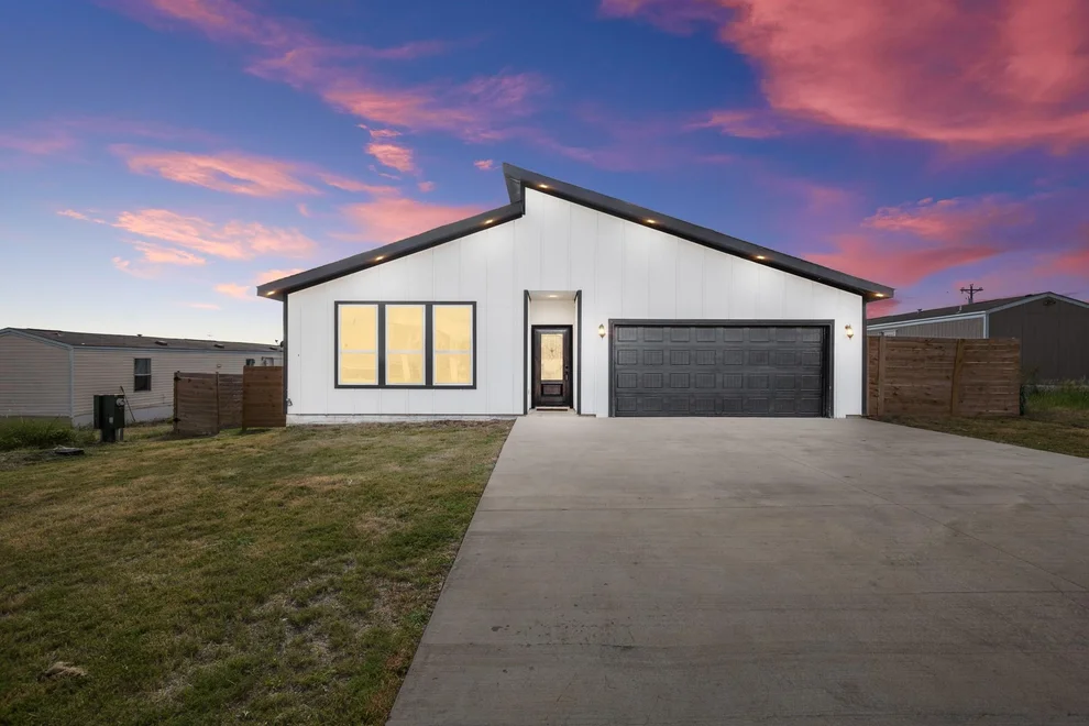 Unit for sale at 105 Pineapple Sage CV, Dale, TX 78616