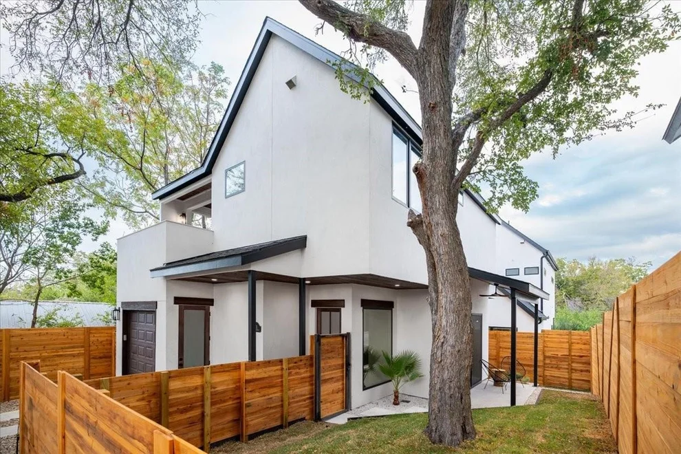 Unit for sale at 2411 E 9th ST, Austin, TX 78702