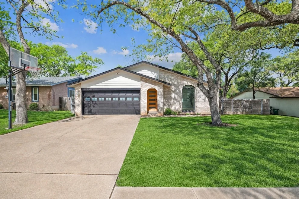 Unit for sale at 7504 Whispering Oaks DR, Austin, TX 78745