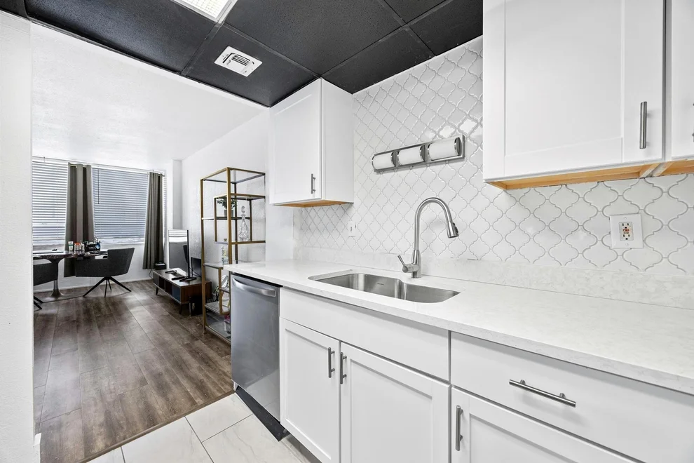 Unit for sale at 1800 Lavaca ST, Austin, TX 78701