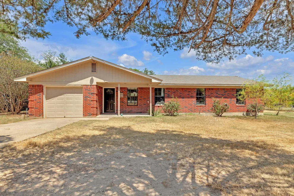 Unit for sale at 163 S Ridge DR, Cedar Creek, TX 78612
