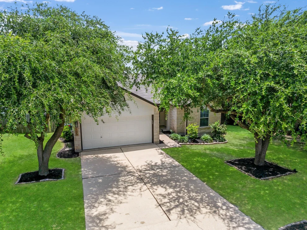 Unit for sale at 105 Lakemont DR, Hutto, TX 78634