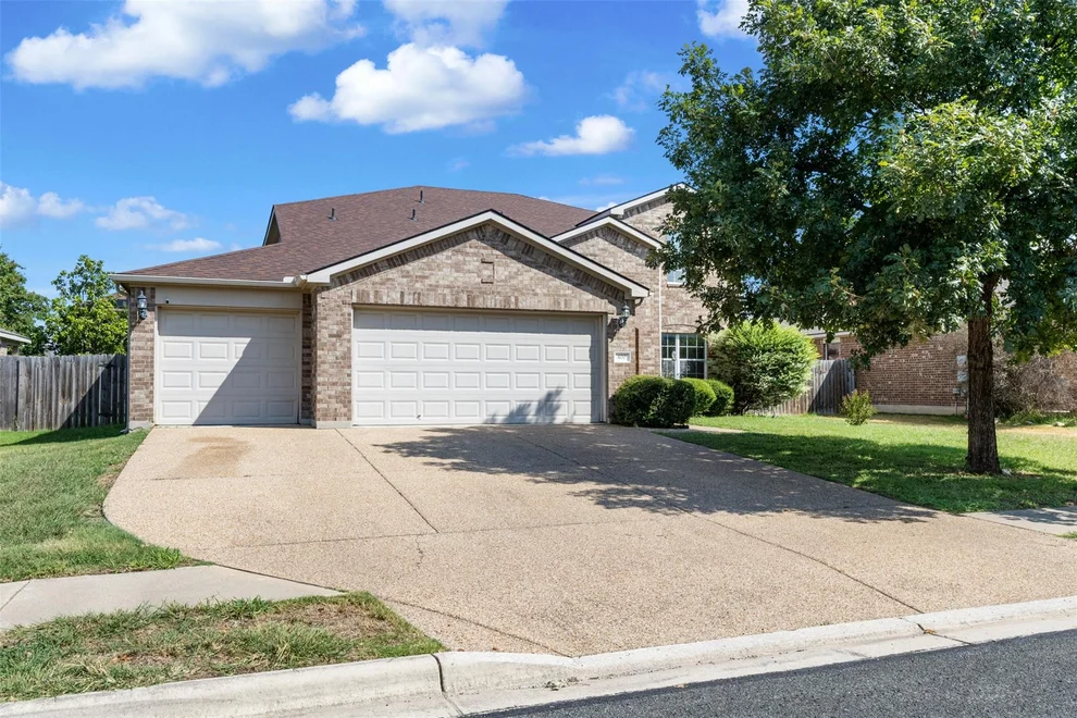 Unit for sale at 400 Hummingbird LN, Leander, TX 78641