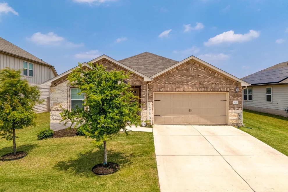 Unit for sale at 200 Waterway Ave, Hutto, TX 78634