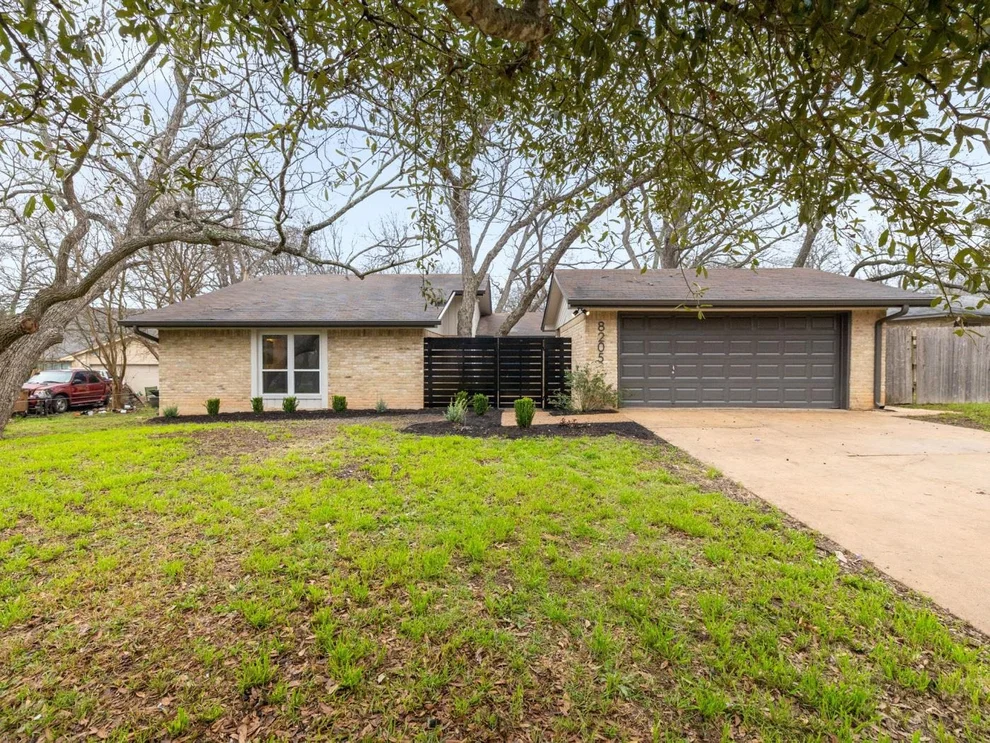 Unit for sale at 8205 Alabama DR, Austin, TX 78745