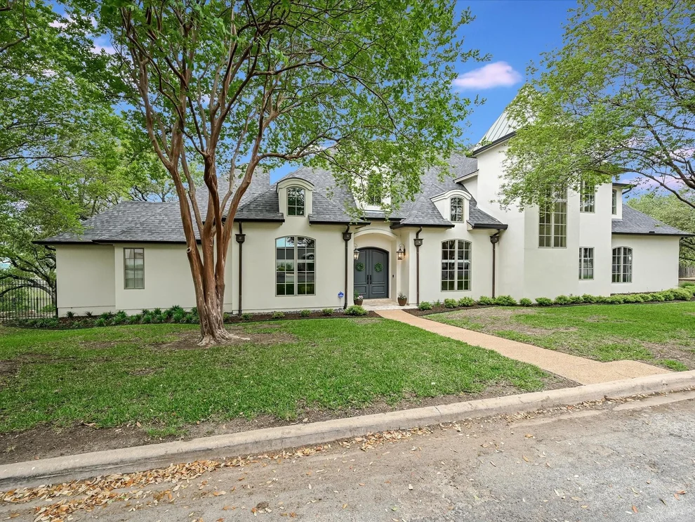 Unit for sale at 2304 Camino Alto, West Lake Hills, TX 78746