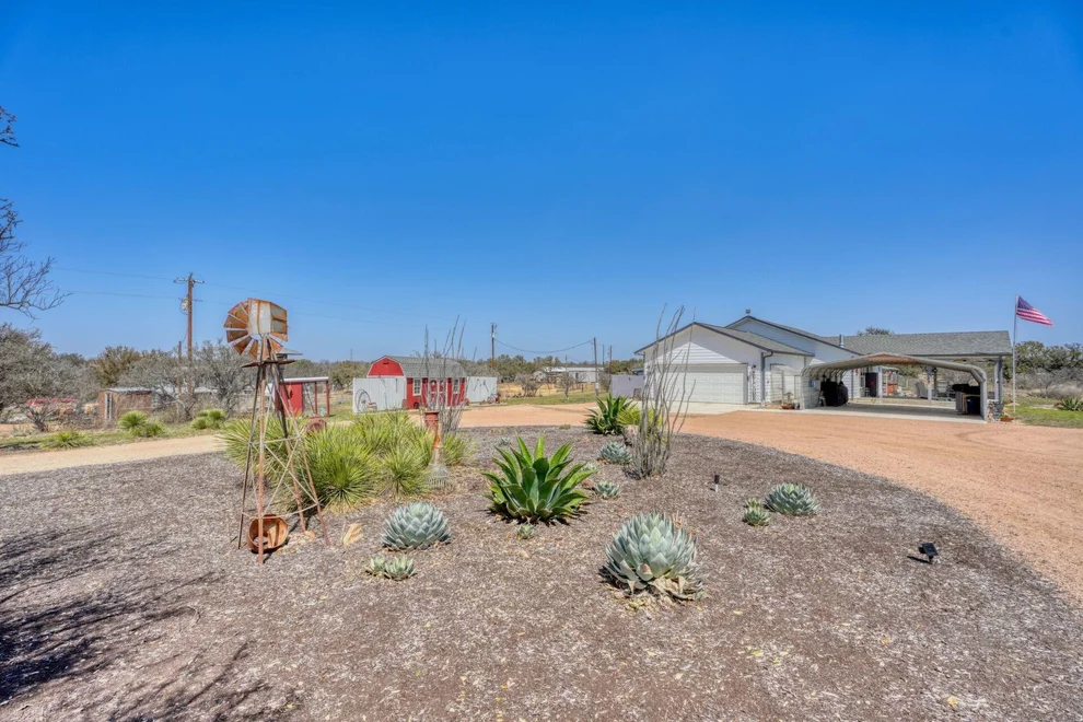 Unit for sale at 202 Rio Llano Dr W, Llano, TX 78643