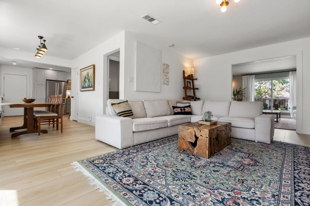 Unit for sale at 11607 Sterlinghill DR, Austin, TX 78758