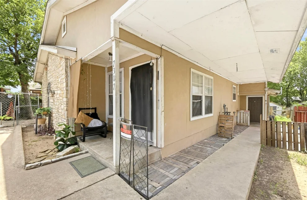 Unit for sale at 7307 Carver Ave, Austin, TX 78752