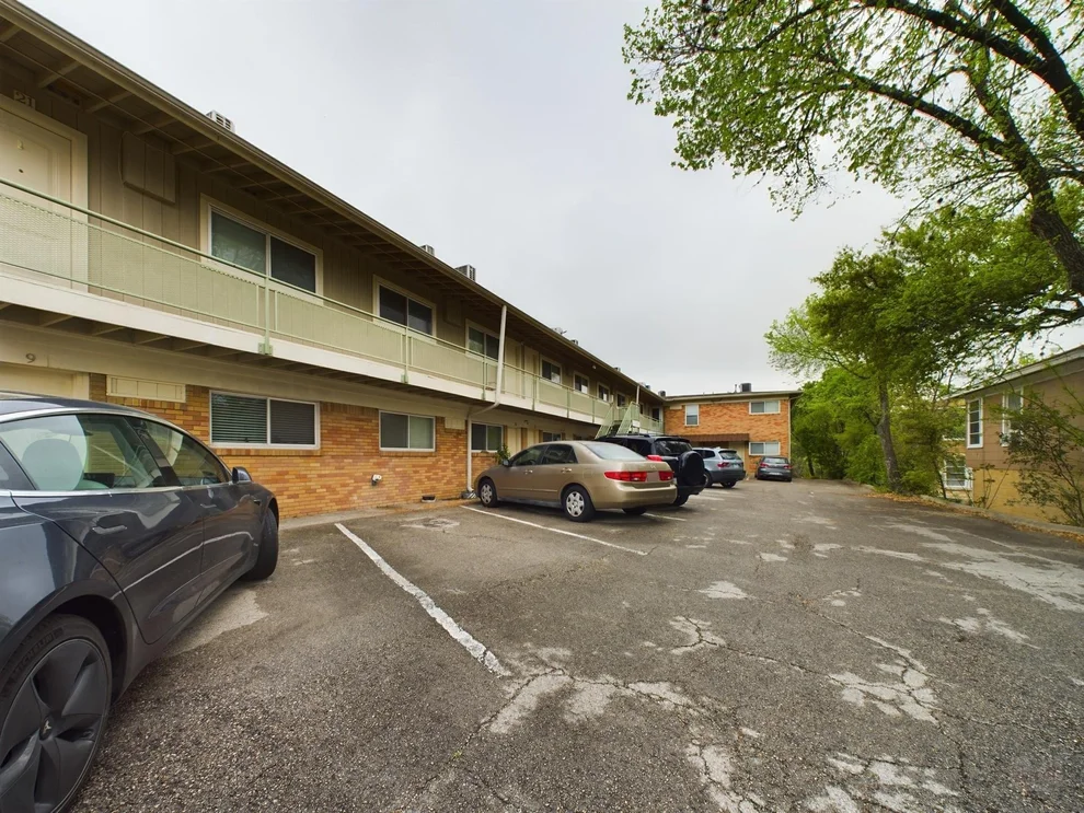 Unit for sale at 304 E 33rd ST, Austin, TX 78705