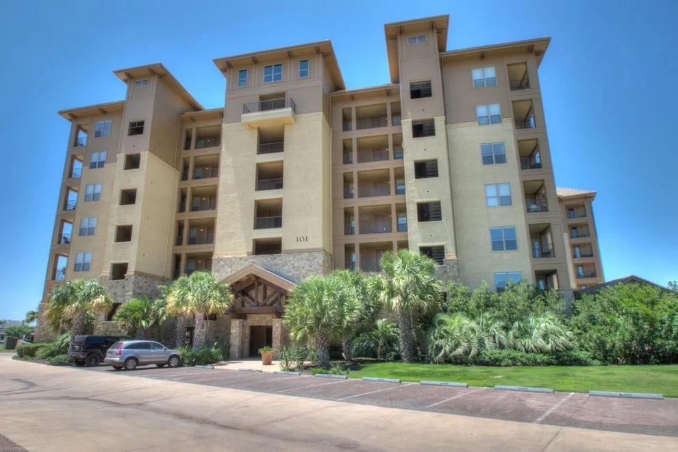 Unit for sale at 101 West Bank ST, Horseshoe Bay, TX 78657