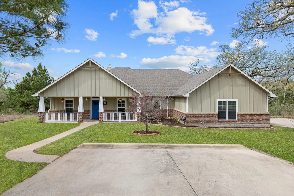 Unit for sale at 148 Woodland CT, Bastrop, TX 78602
