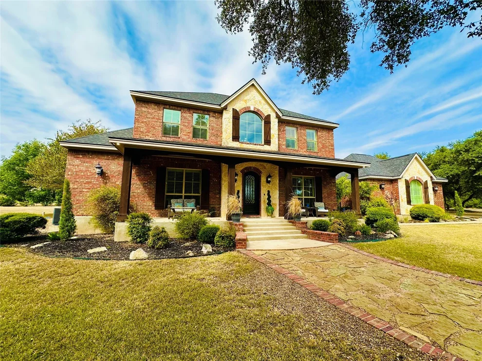 Unit for sale at 300 Copper LN, Leander, TX 78641