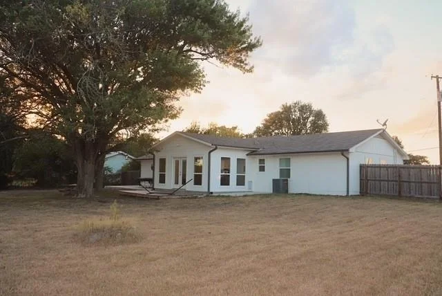 Unit for sale at 913 7th ST, Lexington, TX 78947
