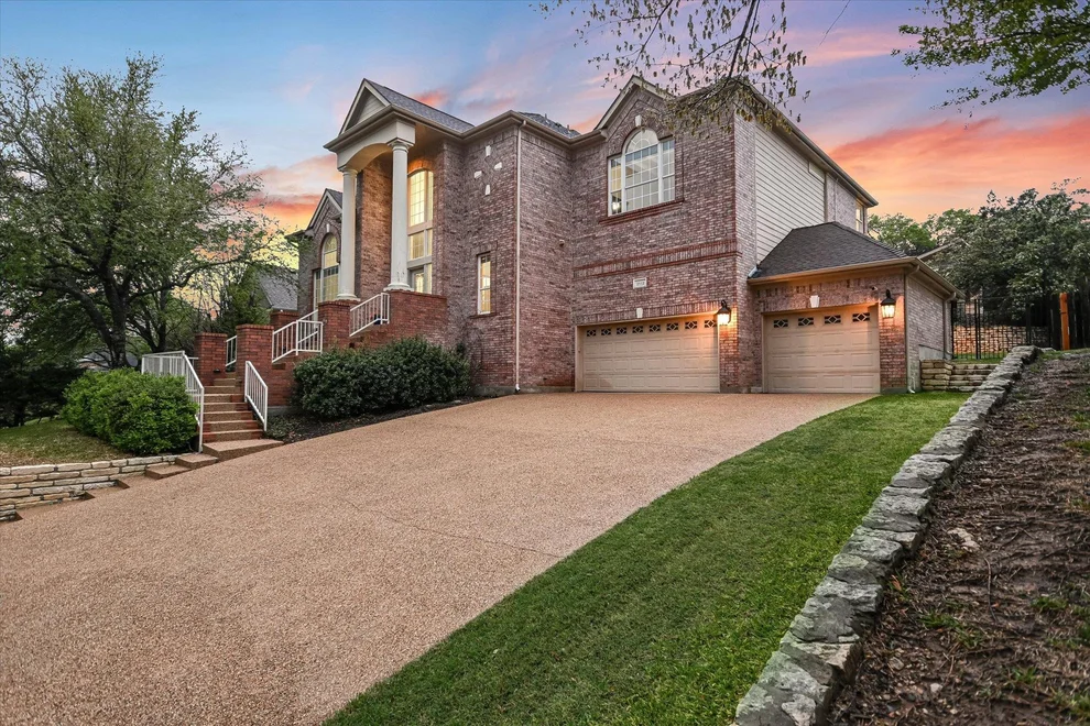 Unit for sale at 2112 Cliffs Edge DR, Austin, TX 78733