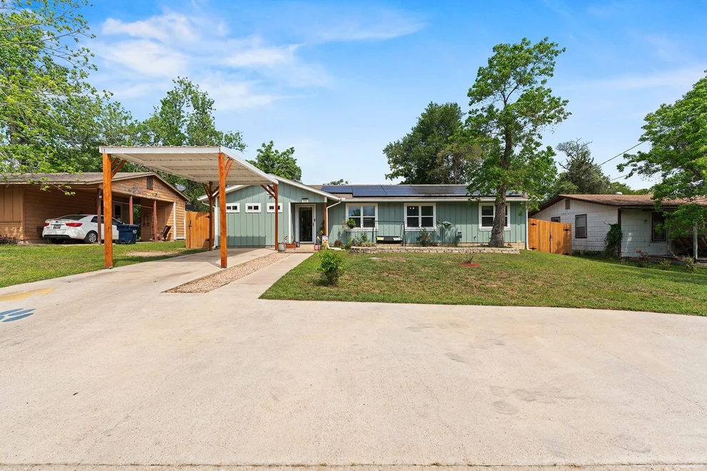Unit for sale at 808 Highland Ave, Rockdale, TX 76567