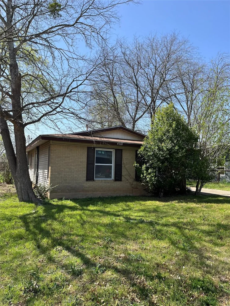 Unit for sale at 4530 Clawson RD, Austin, TX 78745