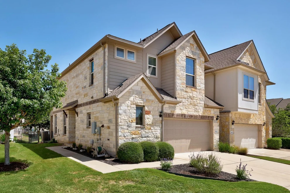 Unit for sale at 2105 Town Centre DR, Round Rock, TX 78664