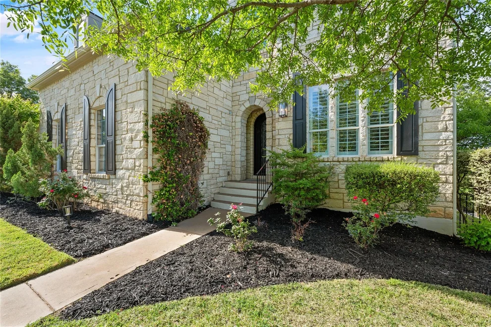 Unit for sale at 115 Burgess LN, Austin, TX 78738