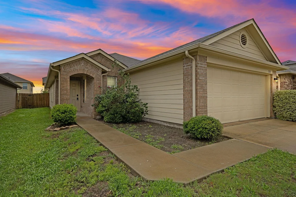Unit for sale at 12111 Stoneridge Gap LN, Manor, TX 78653
