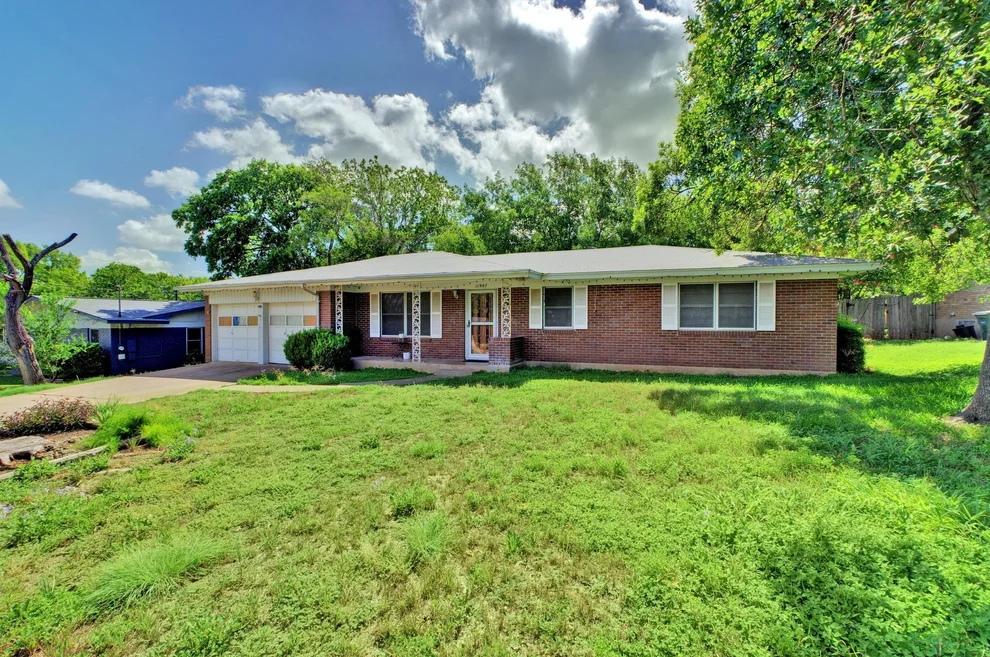 Unit for sale at 11907 Oak TRL, Austin, TX 78753