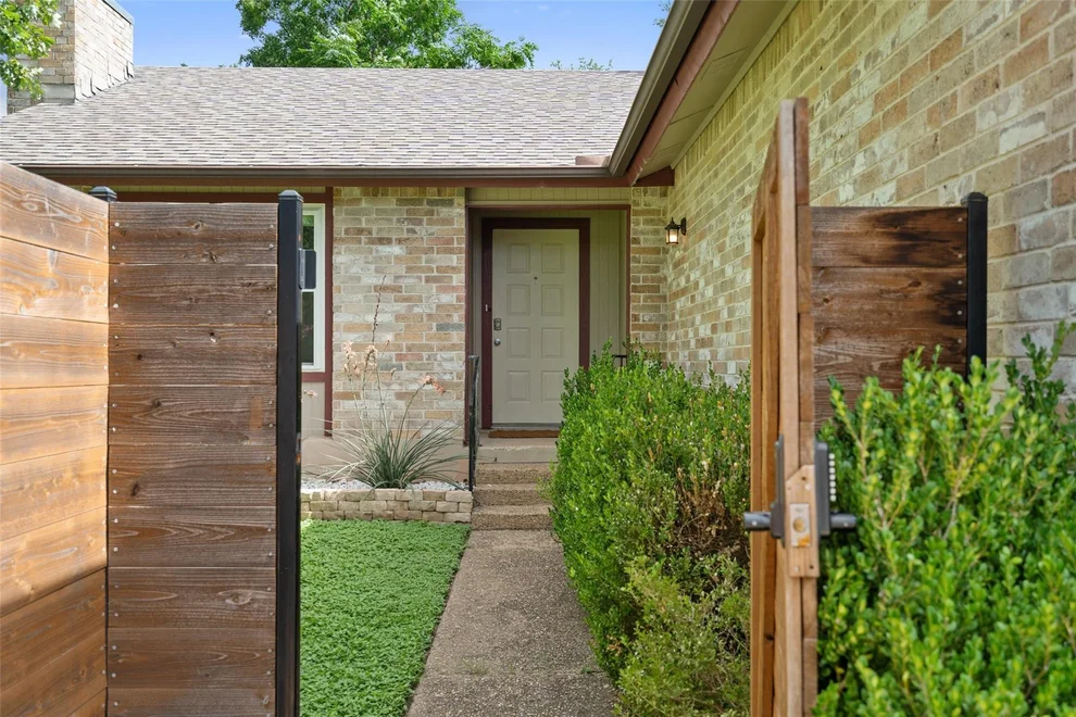 Unit for sale at 7501 Lakewood DR, Austin, TX 78750