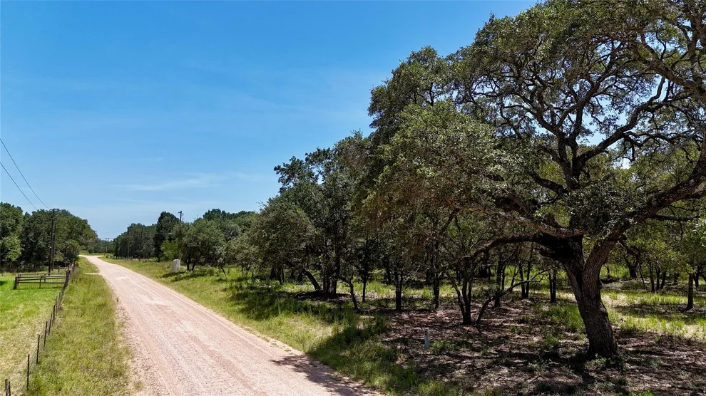 Unit for sale at 182 County Road 123F, Hallettsville, TX 77964