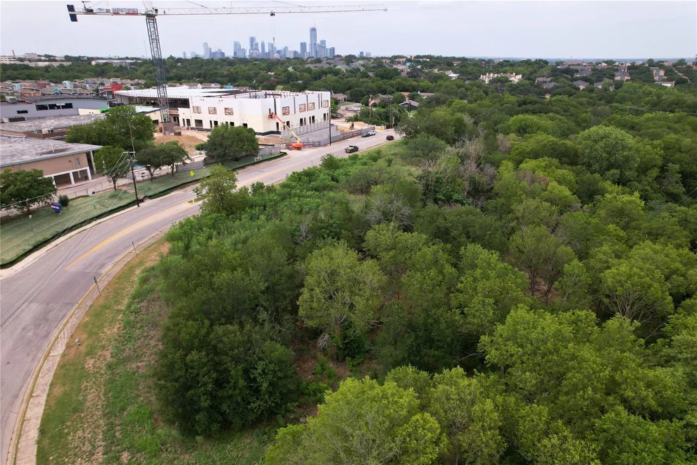 Unit for sale at 2700 Burleson RD, Austin, TX 78741