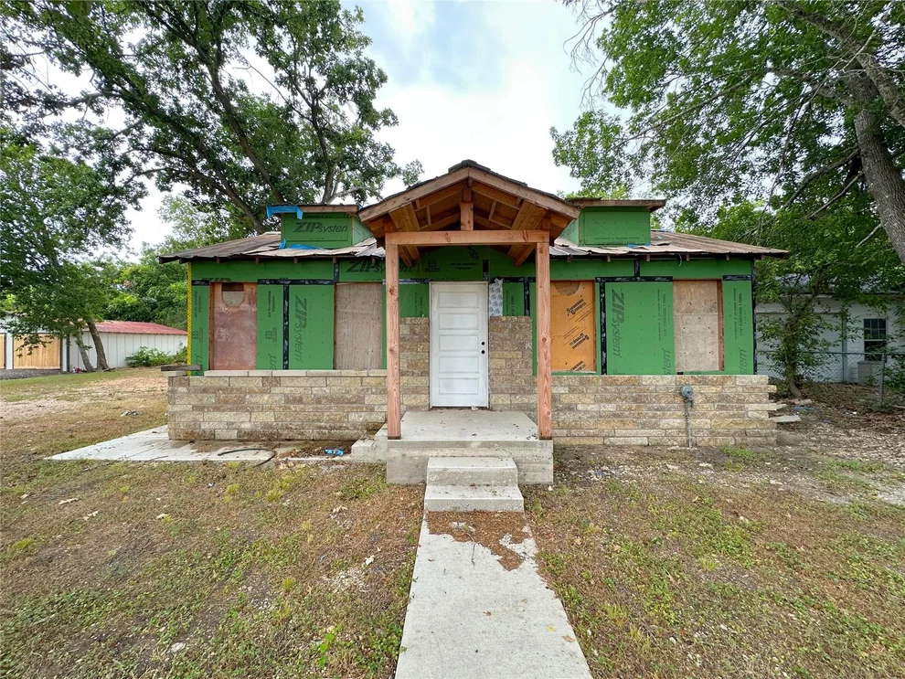 Unit for sale at 818 Plum ST, Lockhart, TX 78644