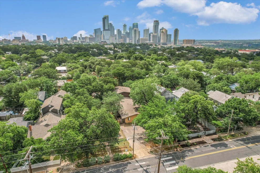 Unit for sale at 913 & 915 W Lynn ST, Austin, TX 78703