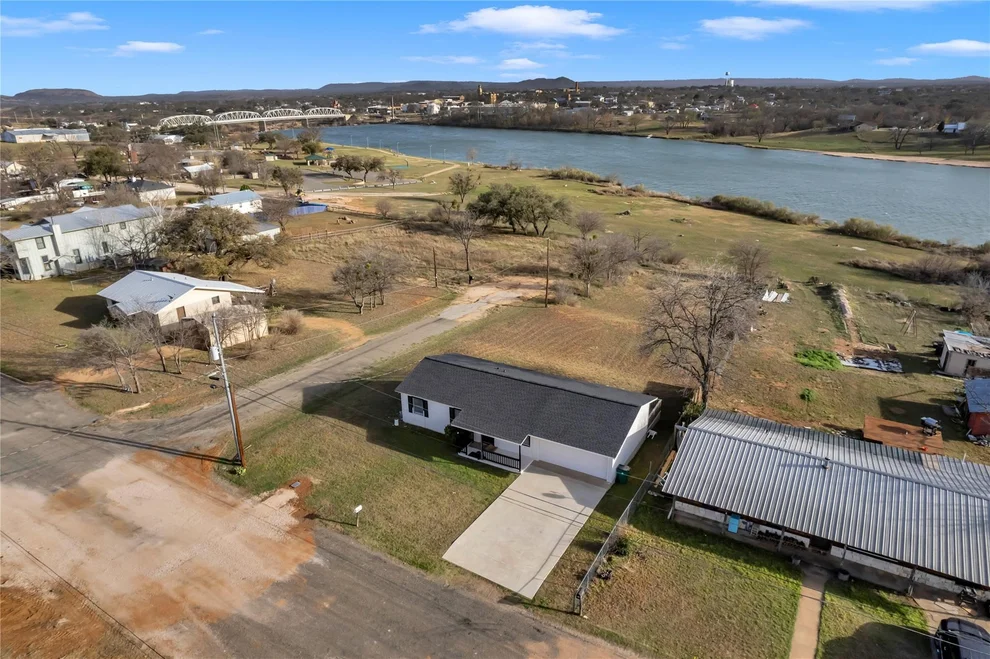 Unit for sale at 600 W Ellis ST, Llano, TX 78643