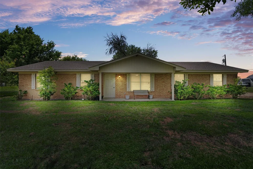 Unit for sale at 151 Windy LN, Taylor, TX 76574