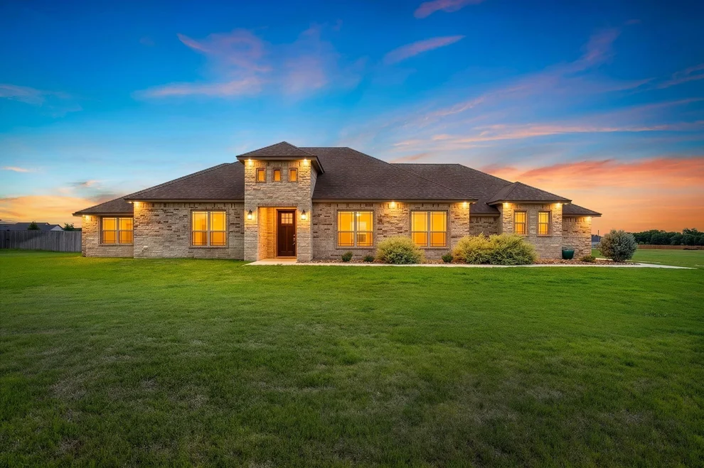 Unit for sale at 930 Inka RD, Salado, TX 76571