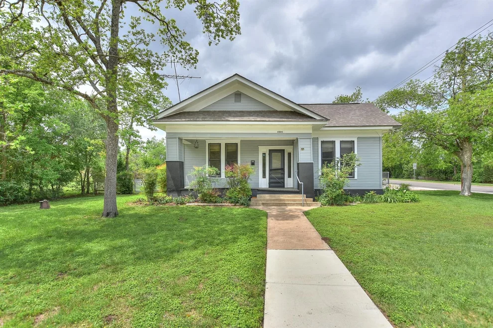 Unit for sale at 1504 Maple ST, Georgetown, TX 78626