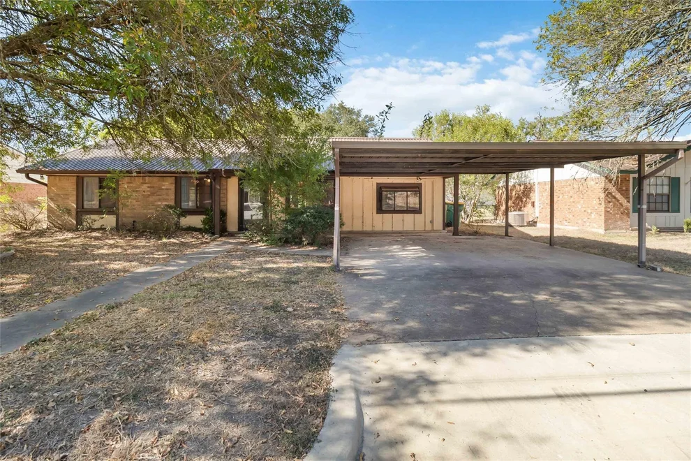 Unit for sale at 757 N Main ST, La Grange, TX 78945