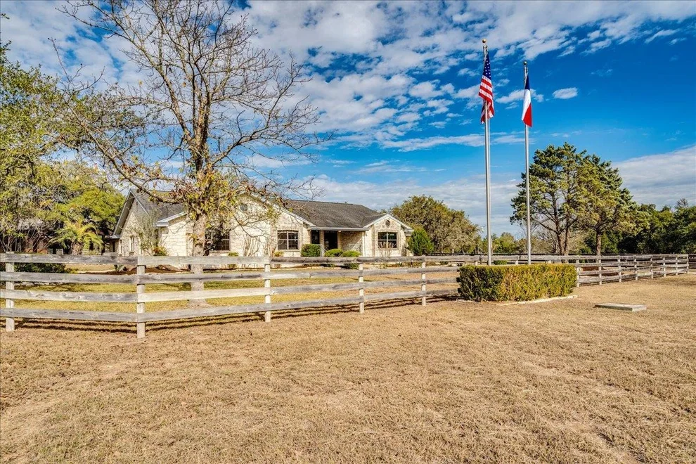 Unit for sale at 1175 Enchanted Oaks DR, Driftwood, TX 78619