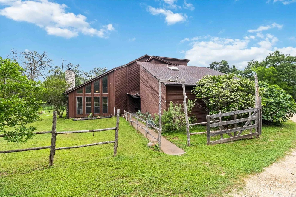 Unit for sale at 112 Hunters Chase, Cedar Creek, TX 78612