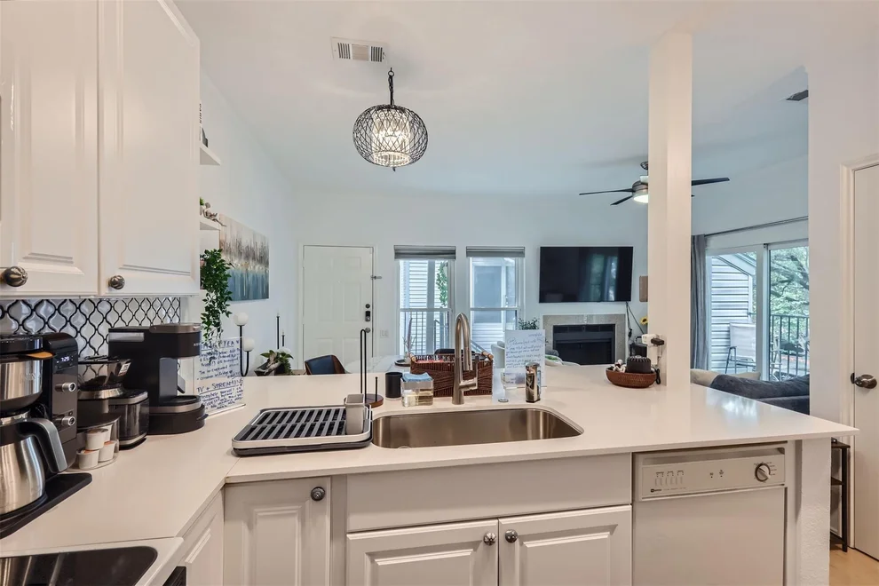 Unit for sale at 802 S 1st ST, Austin, TX 78704