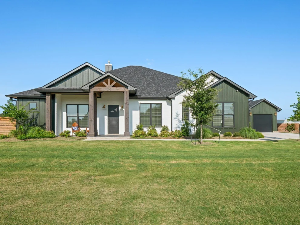 Unit for sale at 131 Hydrangea DR, Smithville, TX 78957