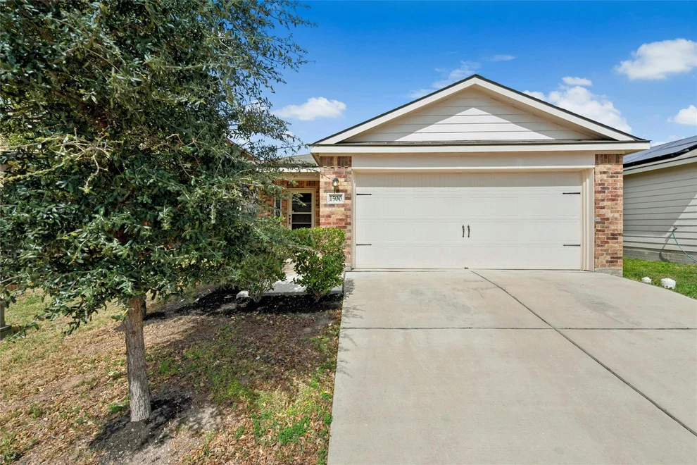 Unit for sale at 1500 Amy DR, Kyle, TX 78640