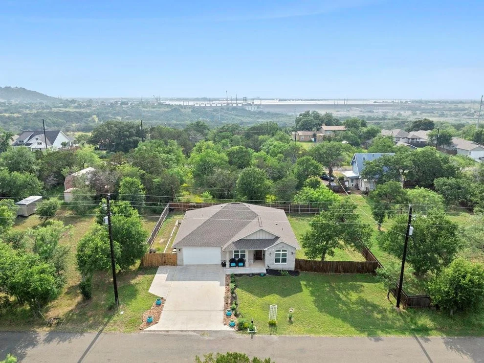 Unit for sale at 724 Oak LN, Cottonwood Shores, TX 78654