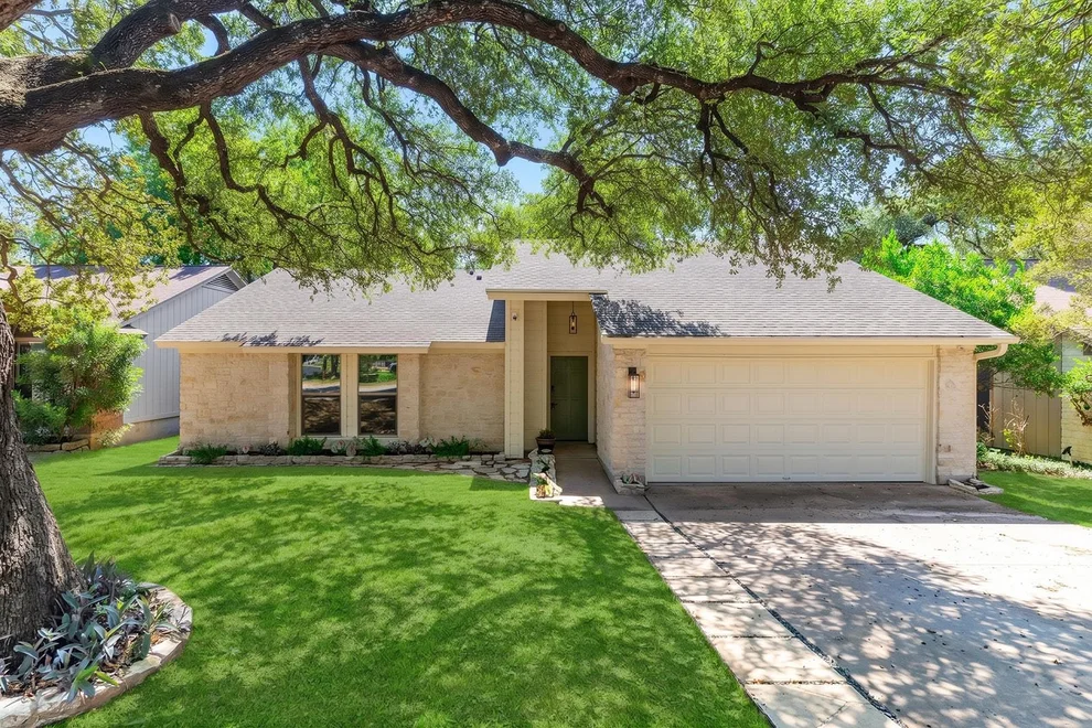 Unit for sale at 3609 Oak Creek DR, Austin, TX 78727
