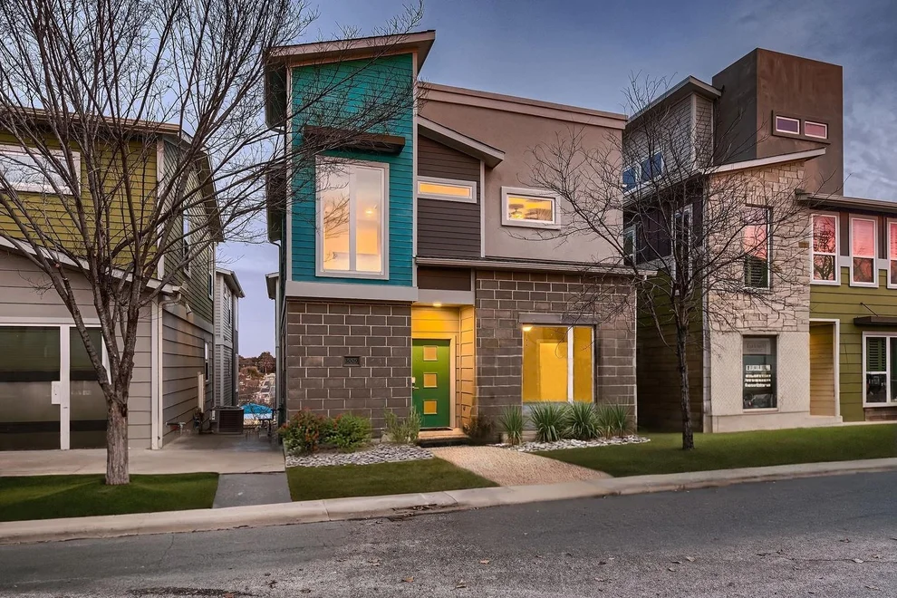 Unit for sale at 3009 Stock DR, Austin, TX 78741