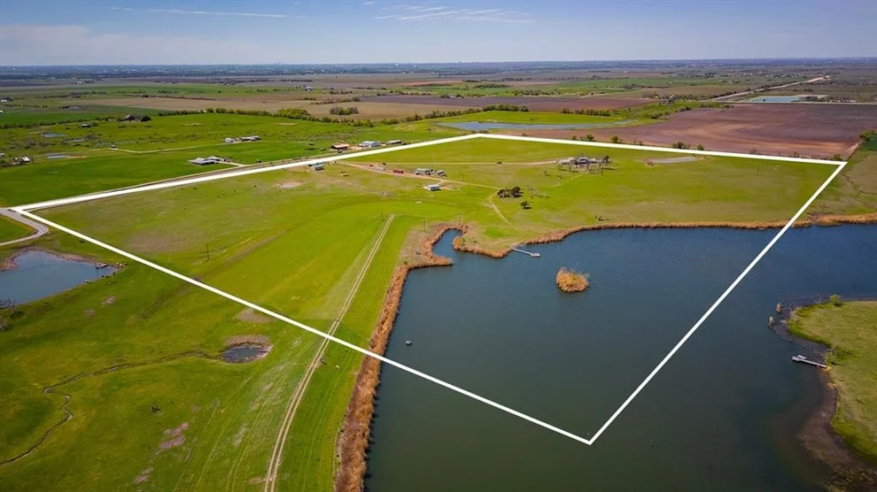 Unit for sale at 1150 County Road 405, Taylor, TX 76574