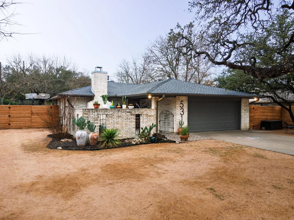 Unit for sale at 531 Santa Clara RD, Salado, TX 76571