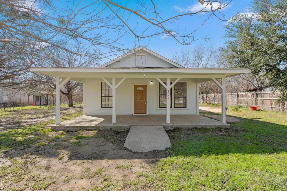 Unit for sale at 306 Hickory ST, Rockdale, TX 76567