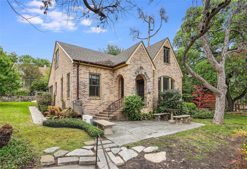 Unit for sale at 2206 Parkway, Austin, TX 78703
