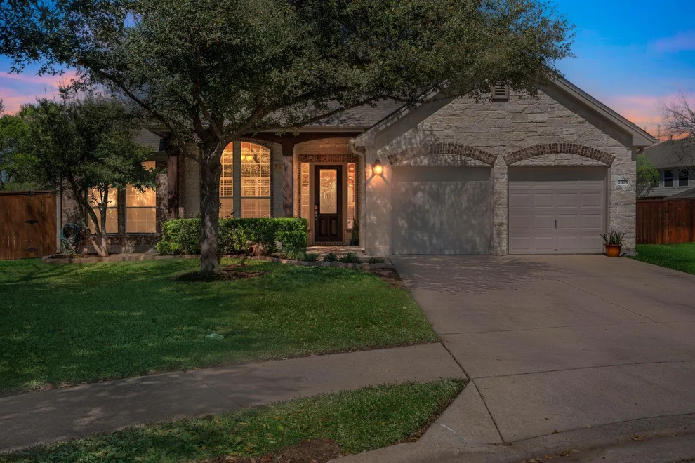 Unit for sale at 2925 Plantation DR, Round Rock, TX 78681