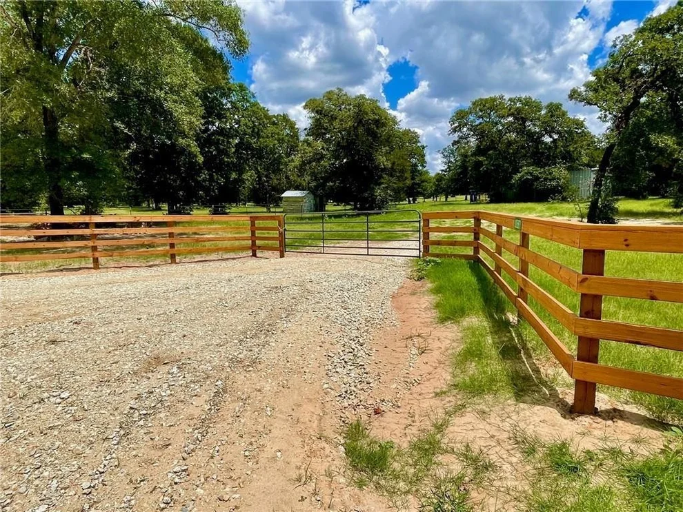 Unit for sale at 10571 County Road 321, Caldwell, TX 77836