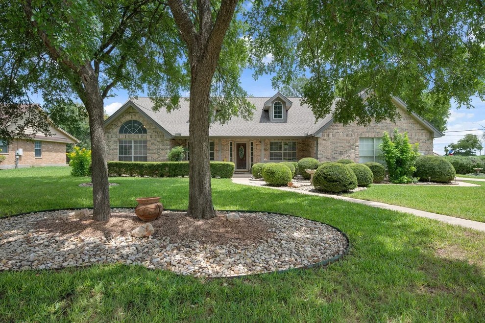 Unit for sale at 102 Stacey LN, Georgetown, TX 78628